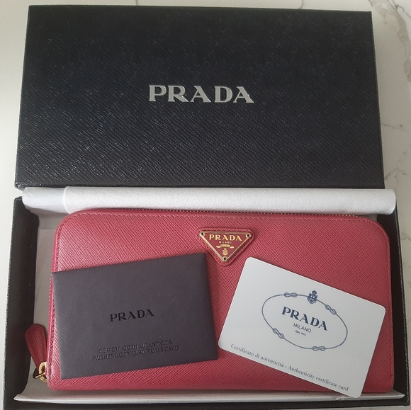 Prada pink wallet - Picture 1 of 16